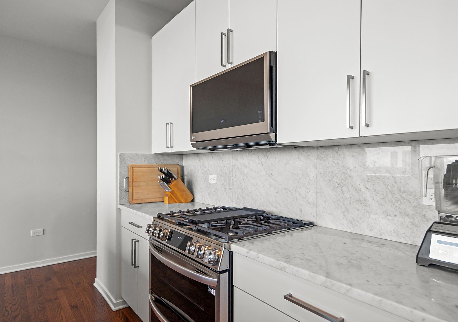 500 W Superior St UNIT 602 Chicago, IL 60654 - Thumbnail 4