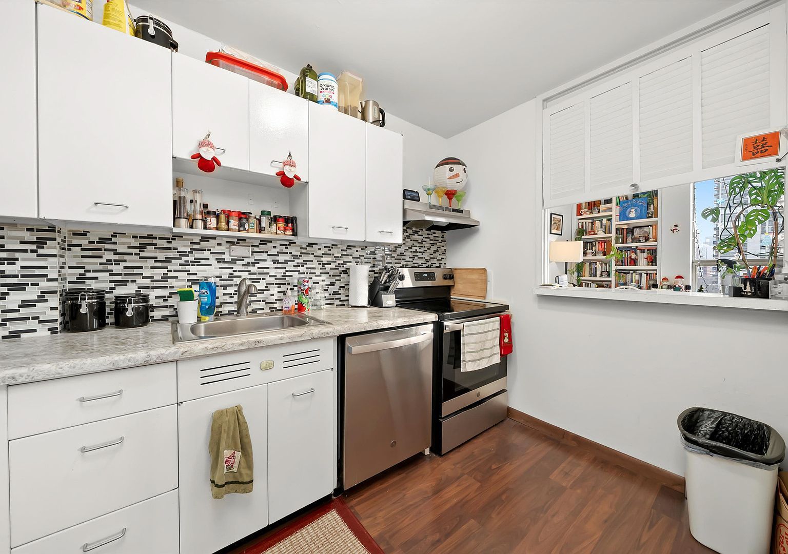 1455 N Sandburg Ter APT 801 Chicago, IL 60610 - Thumbnail 4