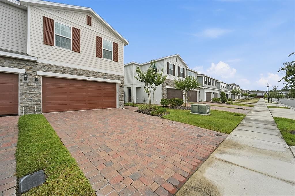 1255 Wispy Cypress Dr Kissimmee, FL 34746 - Thumbnail 4