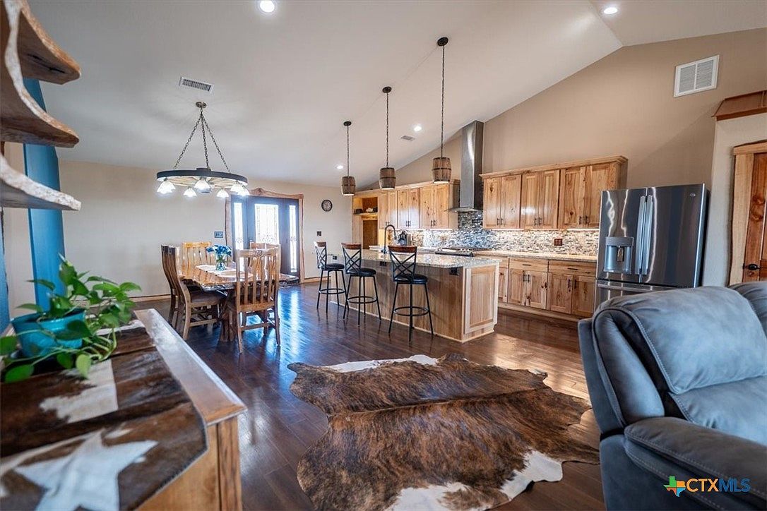 1825 Savanna Ridge Ranch Rd Lometa, TX 76853 - Thumbnail 4