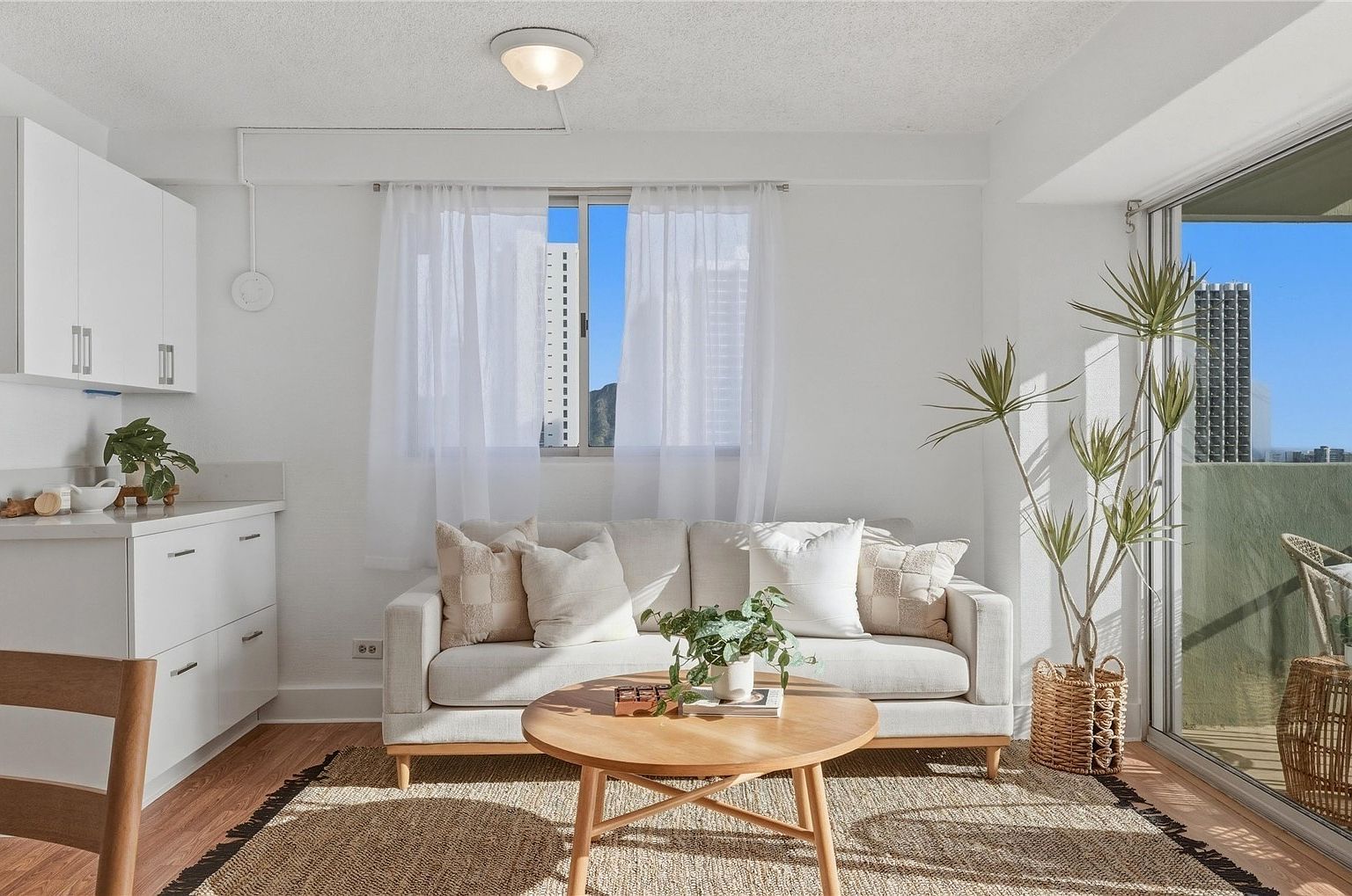 2440 Kuhio Ave APT 2001 Honolulu, HI 96815 - Thumbnail 4