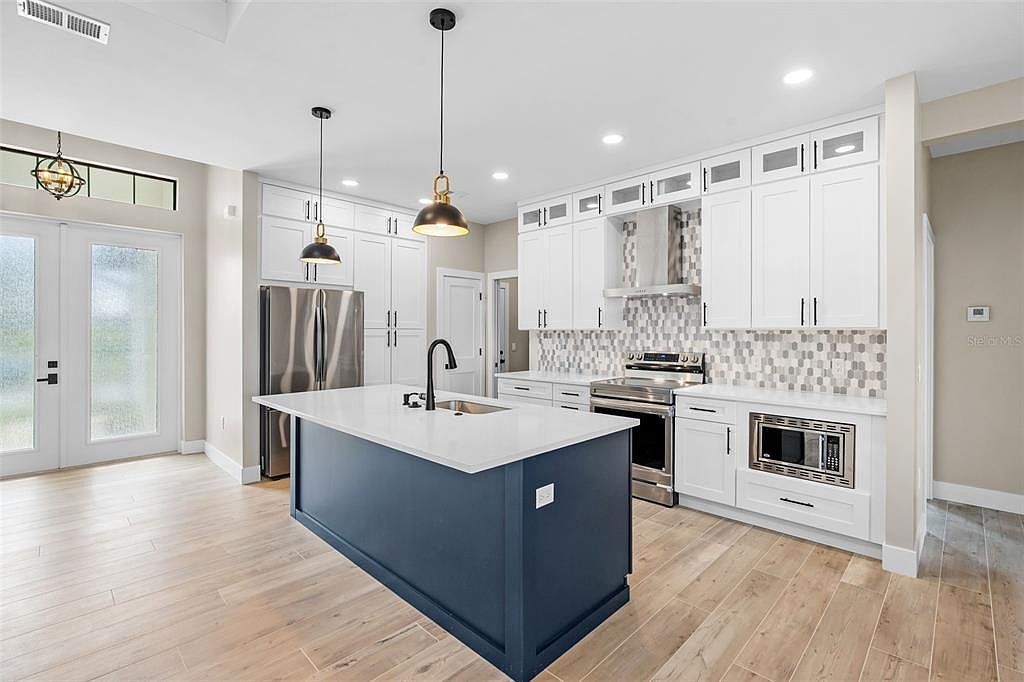 2523 Dixon Ter Port Charlotte, FL 33981 - Thumbnail 4