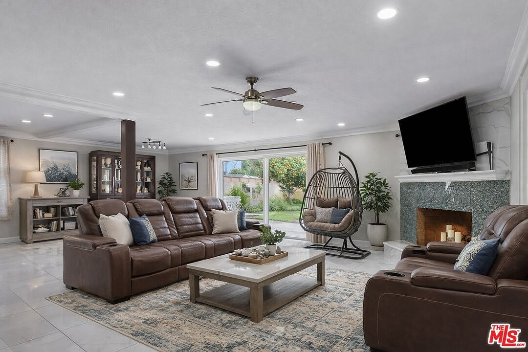 13400 Roscoe Blvd Panorama City, CA 91402 - Thumbnail 4