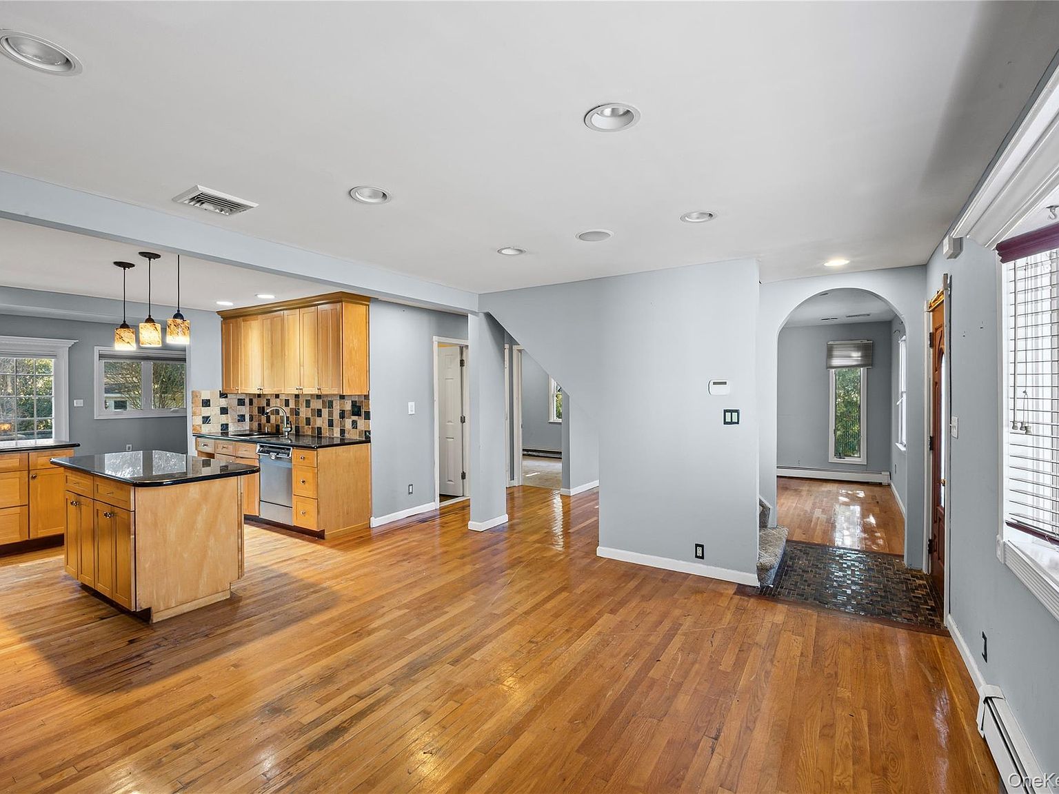 2181 Hortense Ave Seaford, NY 11783 - Thumbnail 4