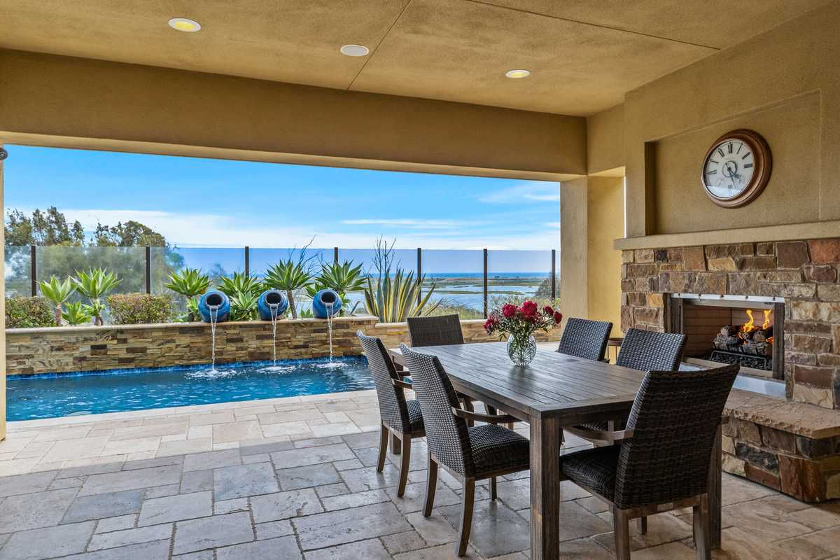 4762 Oceanridge Drive, Huntington Beach, CA, USA, 92649 - Thumbnail 4