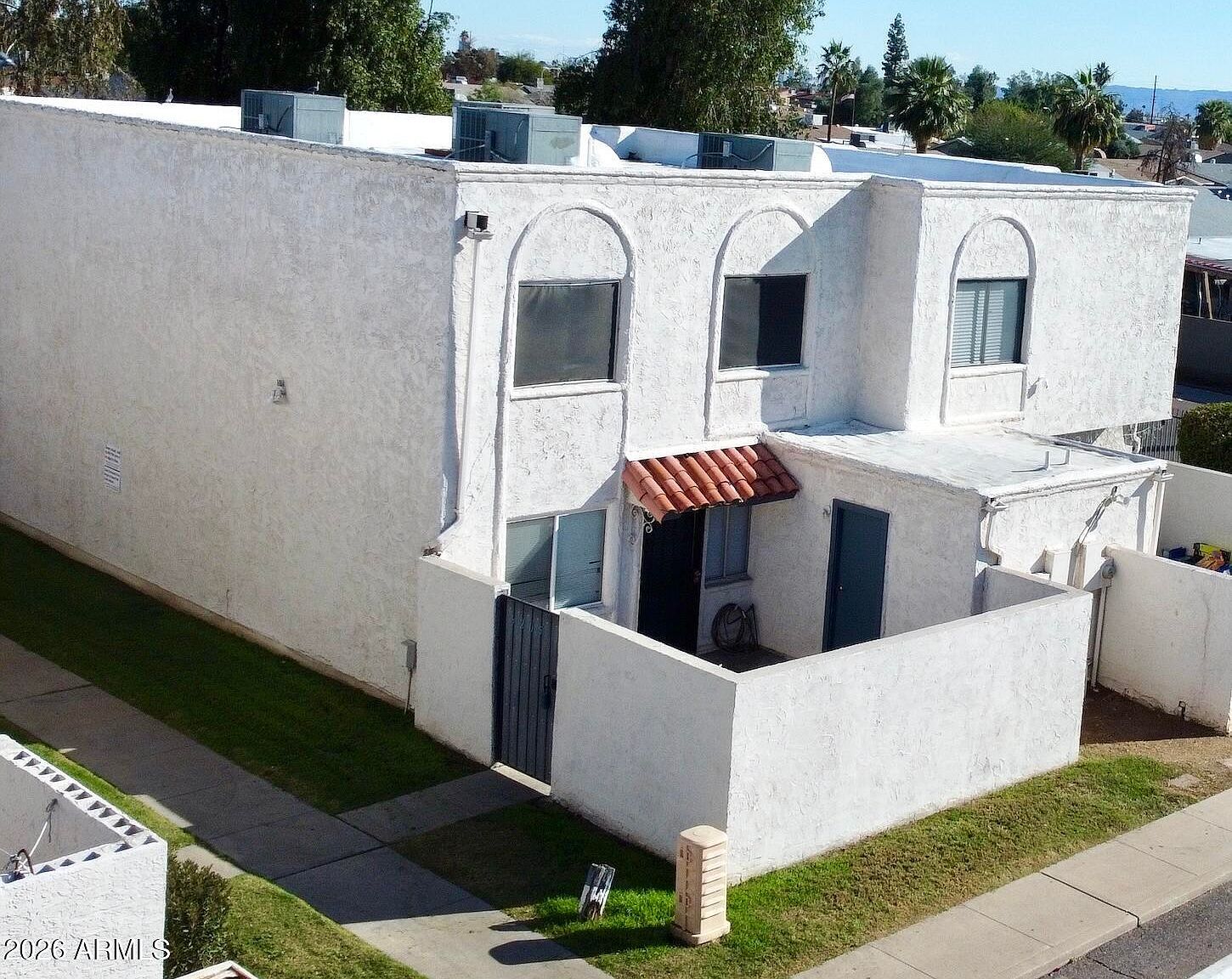 5205 N 42nd Pkwy Phoenix, AZ 85019 - Thumbnail 4