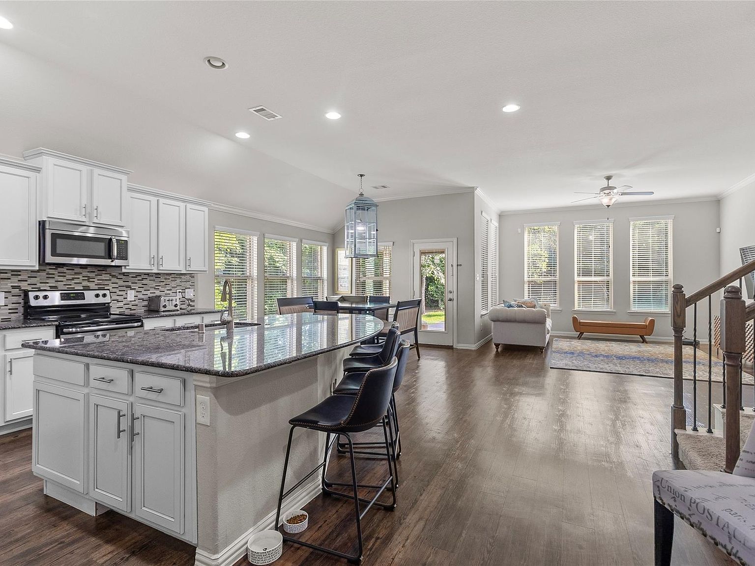 8992 S Comanche Cir Willis, TX 77378 - Thumbnail 4