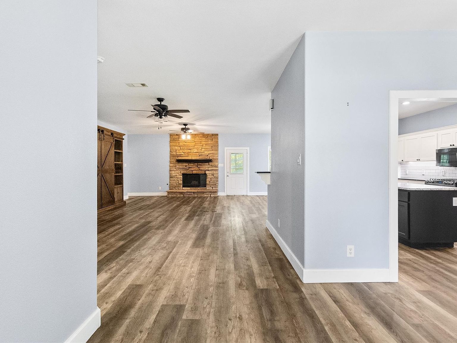 24 Oak Creek Dr Huntsville, TX 77340 - Thumbnail 4