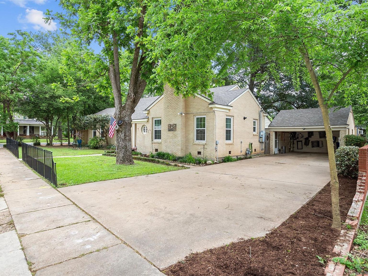 419 E Bell Ave Crockett, TX 75835 - Thumbnail 4