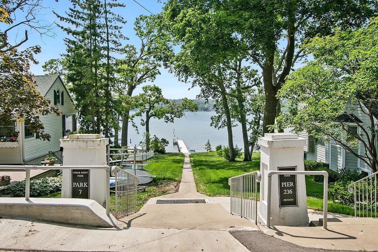 539 Highland Rd Williams Bay, WI 53191 - Thumbnail 4