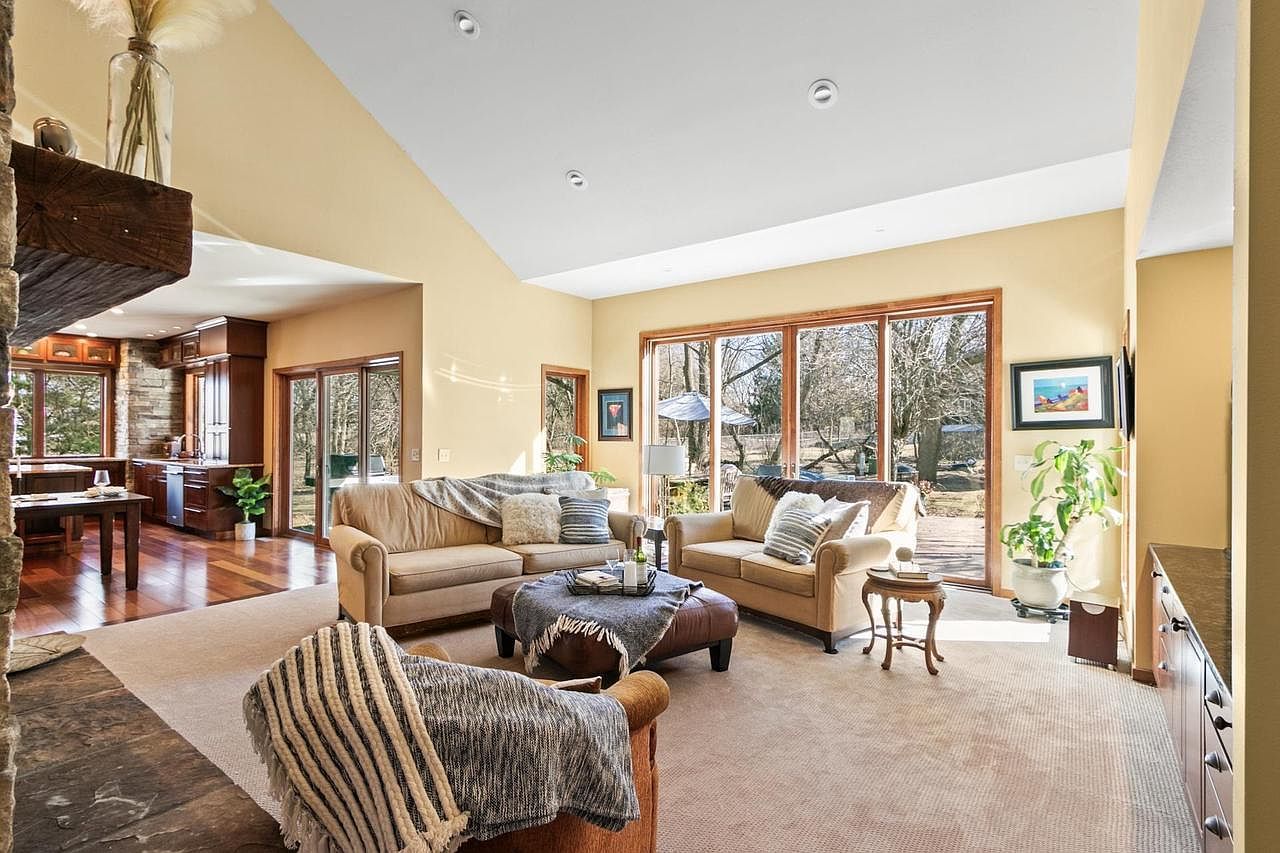 255 Indian Mound Pkwy Whitewater, WI 53190 - Thumbnail 4