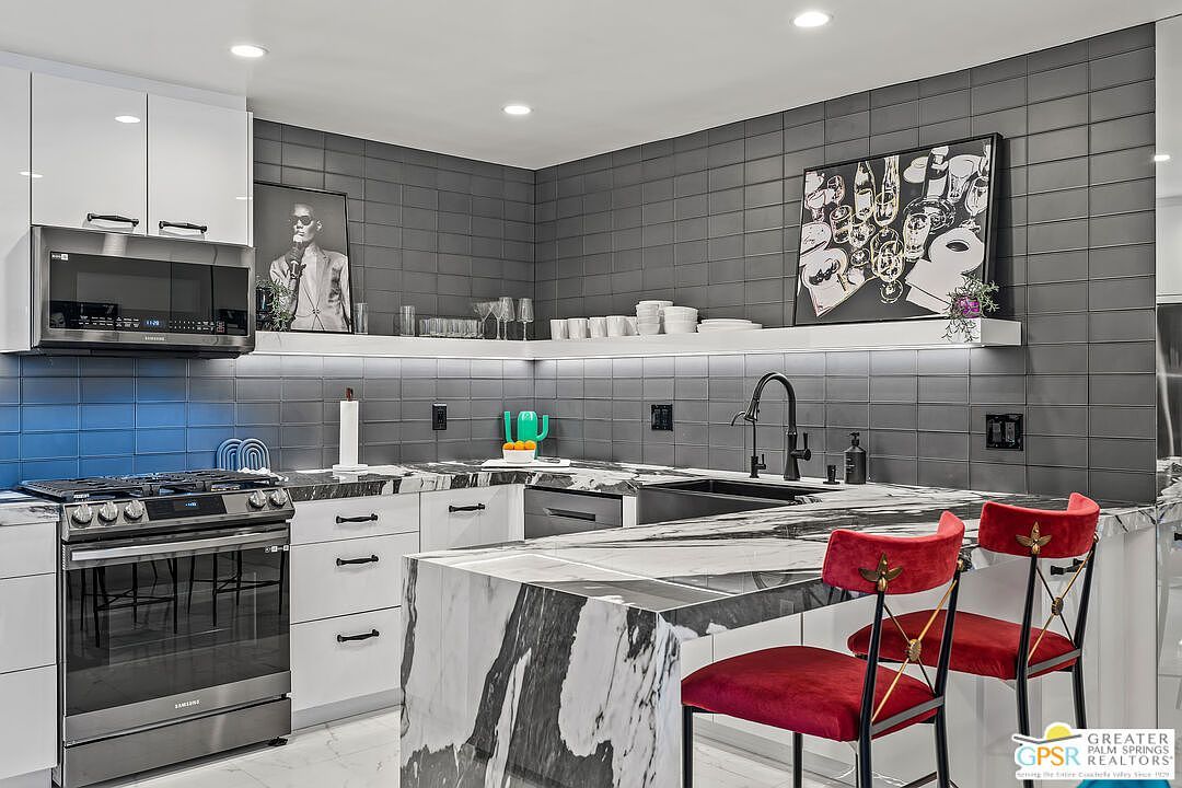 2602 N Whitewater Club Dr UNIT B Palm Springs, CA 92262 - Thumbnail 4