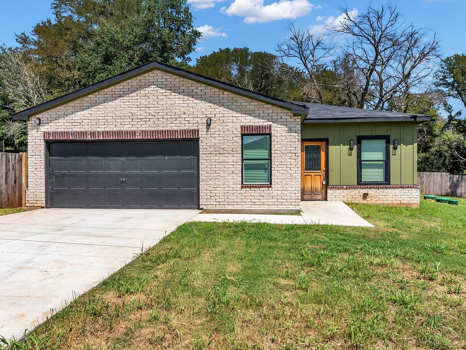 3202 Lowland Dr Granbury, TX 76048 - Thumbnail 4