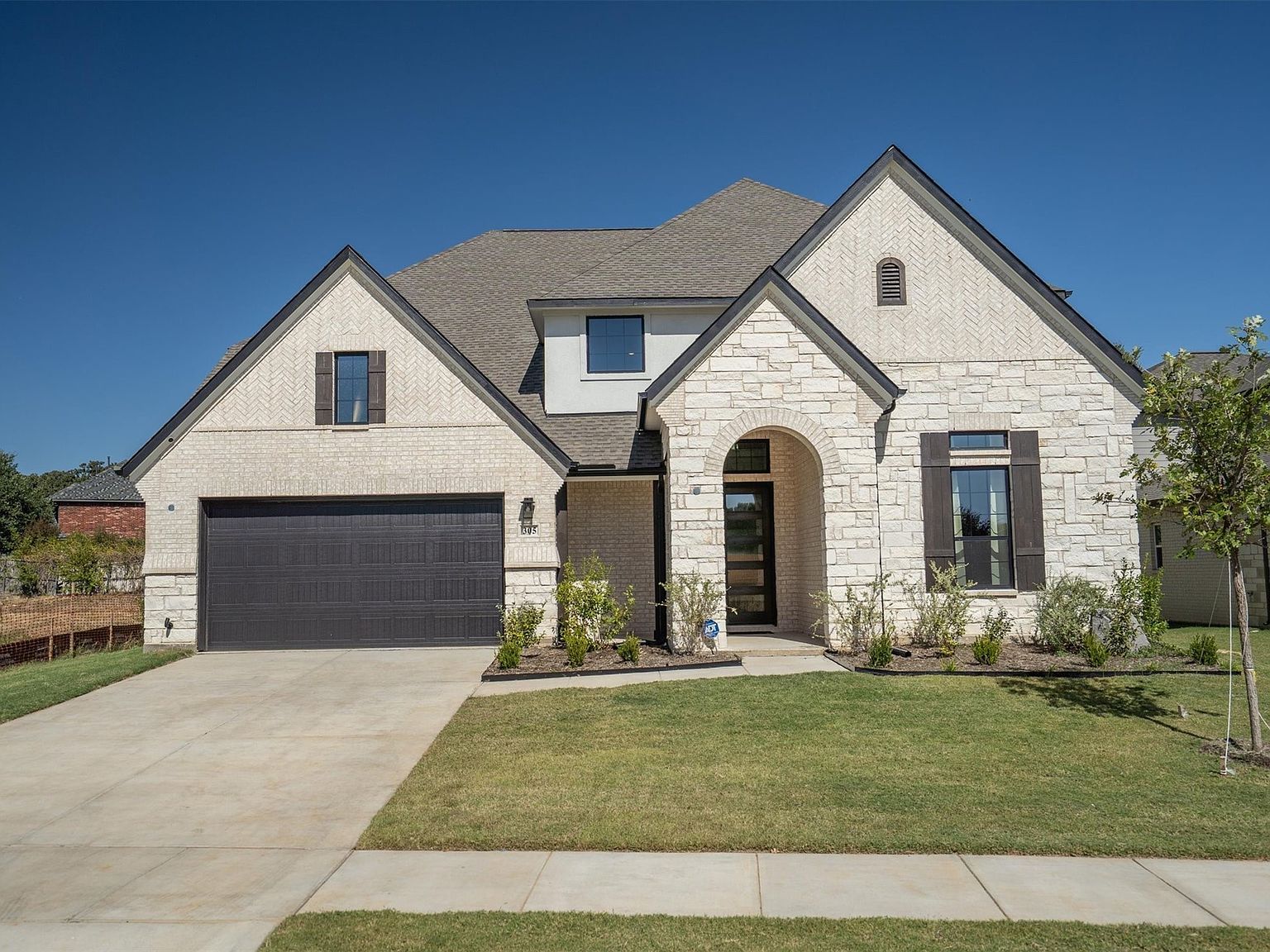 305 Alicia Ct Mansfield, TX 76063 - Thumbnail 4