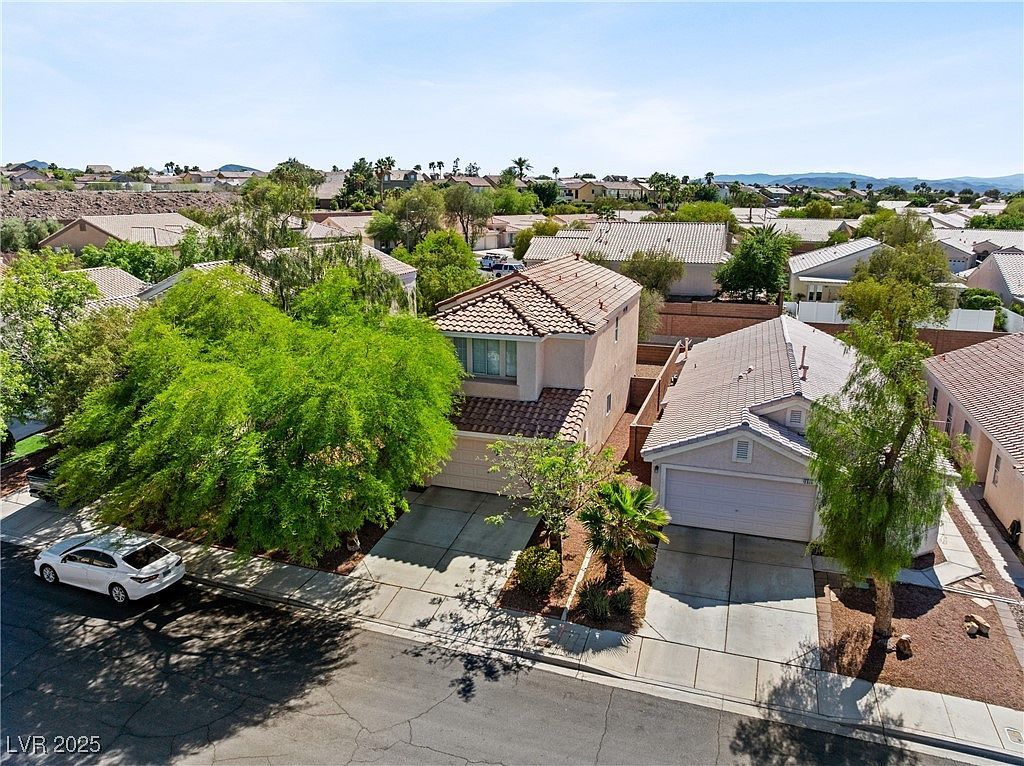 2333 Silver Crew Pass Henderson, NV 89052 - Thumbnail 4