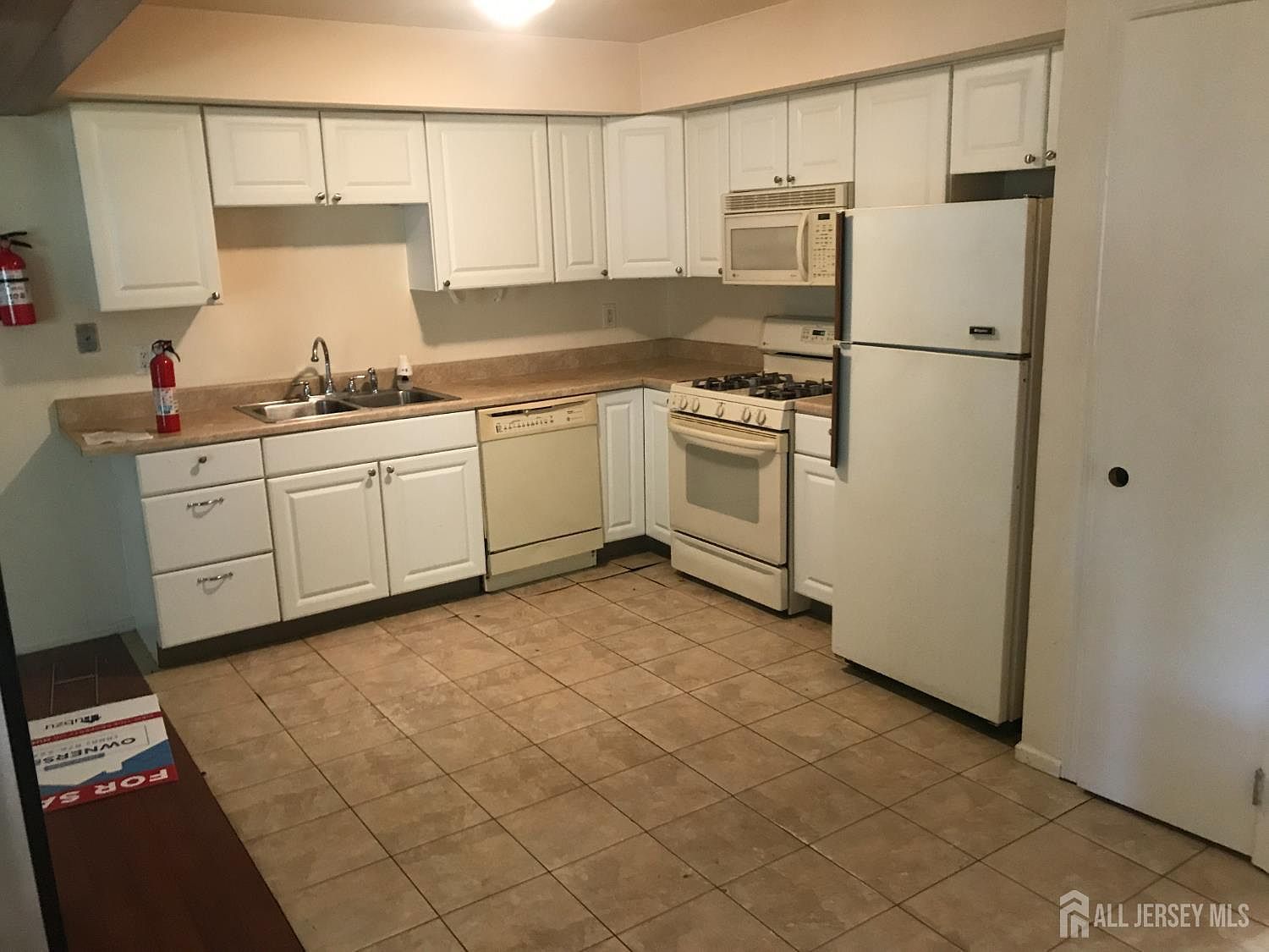 233 Leeward Rd Manahawkin, NJ 08050 - Thumbnail 4