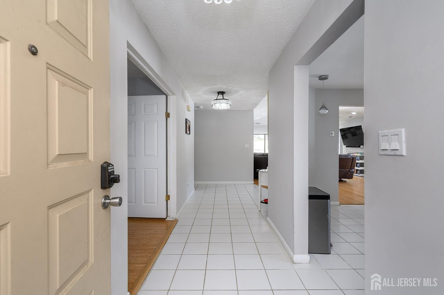 35 Carriage Pl Edison, NJ 08820 - Thumbnail 4