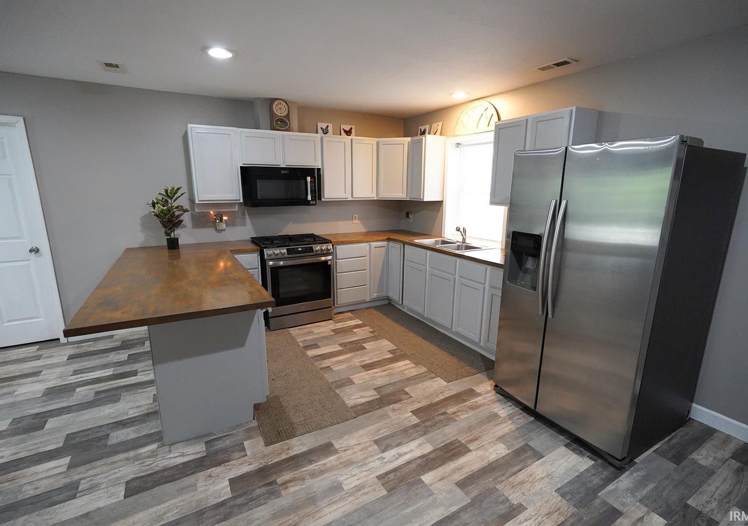 10422 E State Road 70 Evanston, IN 47531 - Thumbnail 4