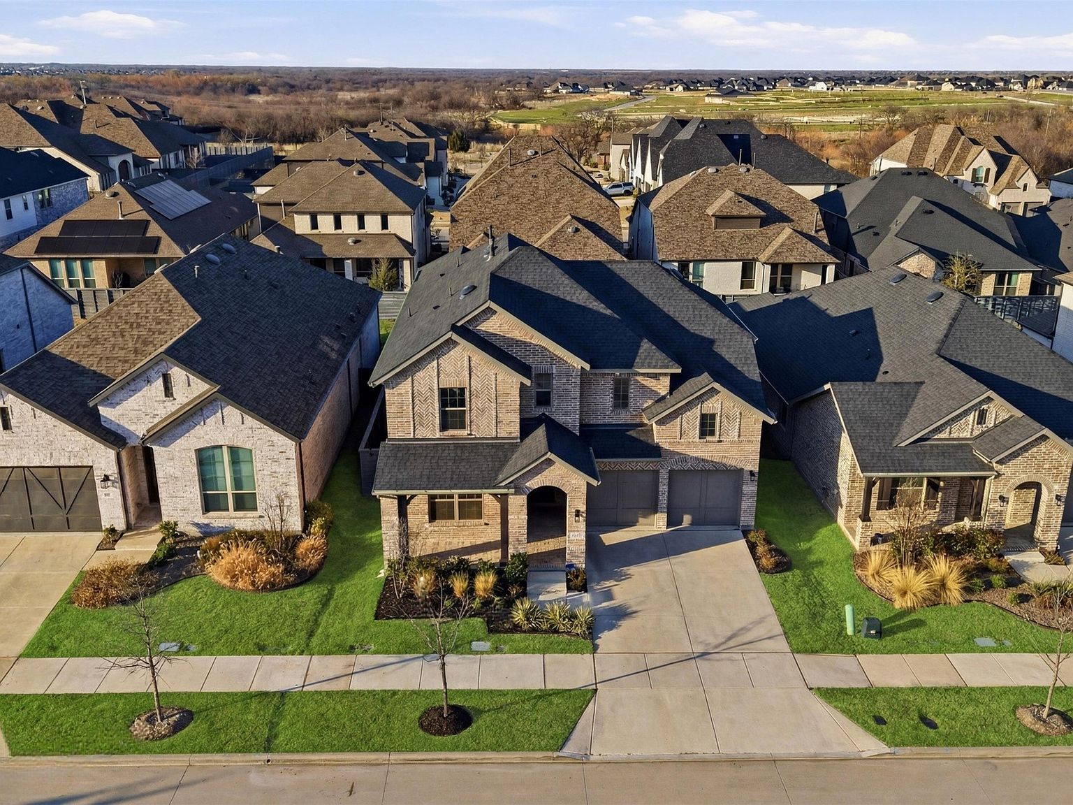 537 Oakmoss St Aubrey, TX 76227 - Thumbnail 4