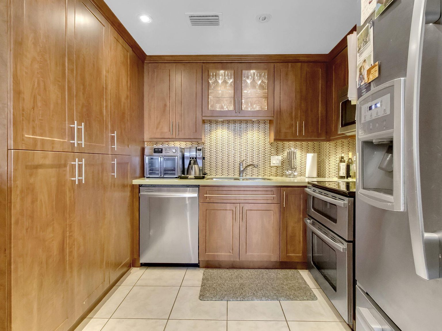 1950 S Ocean Dr APT 17E Hallandale Beach, FL 33009 - Thumbnail 4