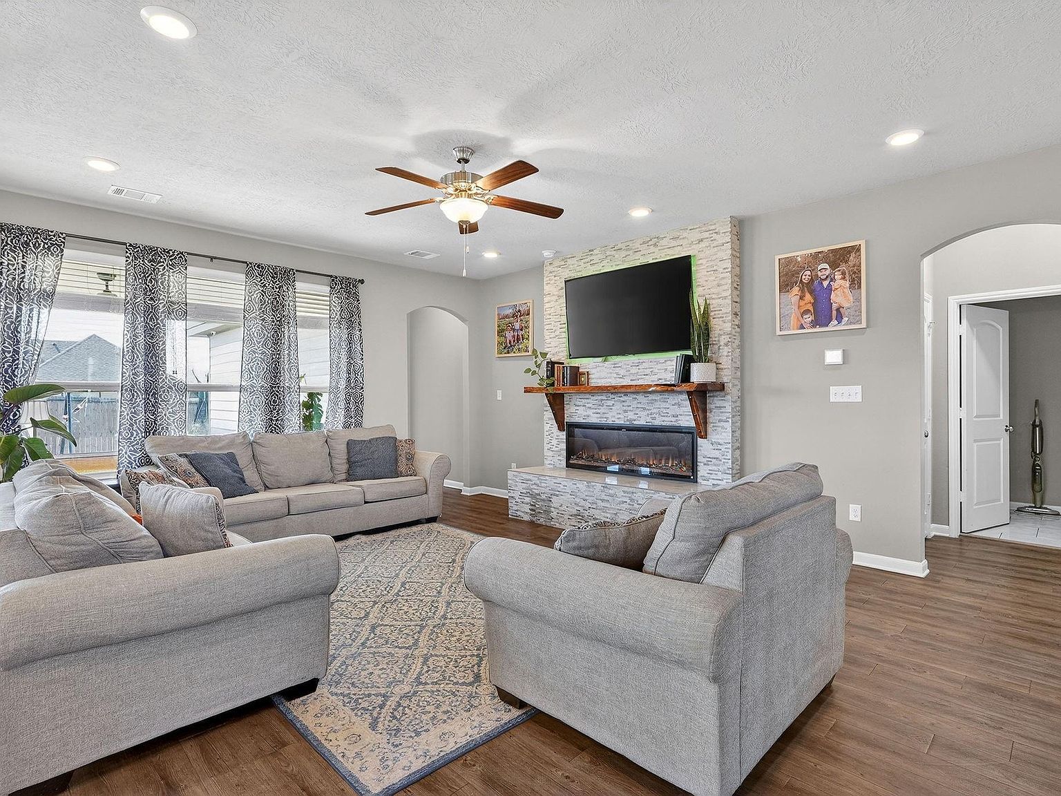 2001 Shimla Dr Bryan, TX 77807 - Thumbnail 4