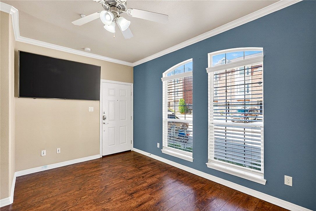 1198 Jones Butler Rd APT 901 College Station, TX 77840 - Thumbnail 4