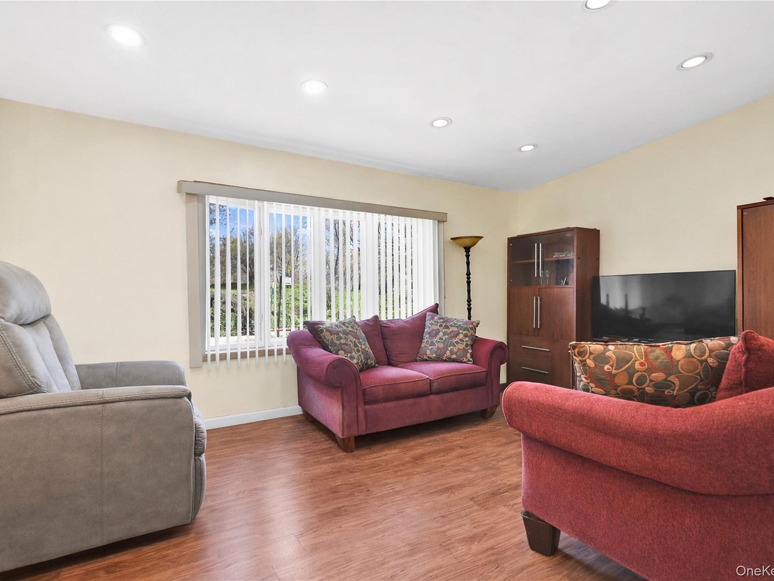 1580 Crotona Park E Bronx, NY 10460 - Thumbnail 4