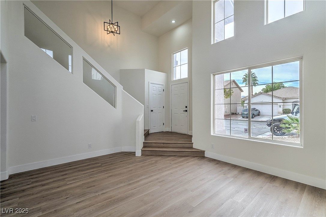 8104 Bronze Treasure Ct Las Vegas, NV 89143 - Thumbnail 4