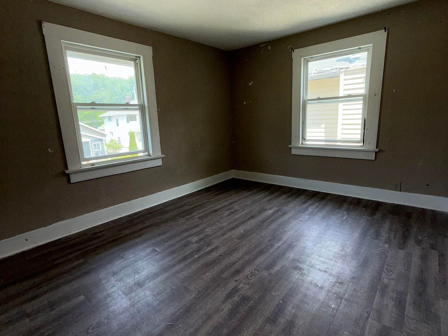 3317 Smith St Fort Wayne, IN 46806 - Thumbnail 4