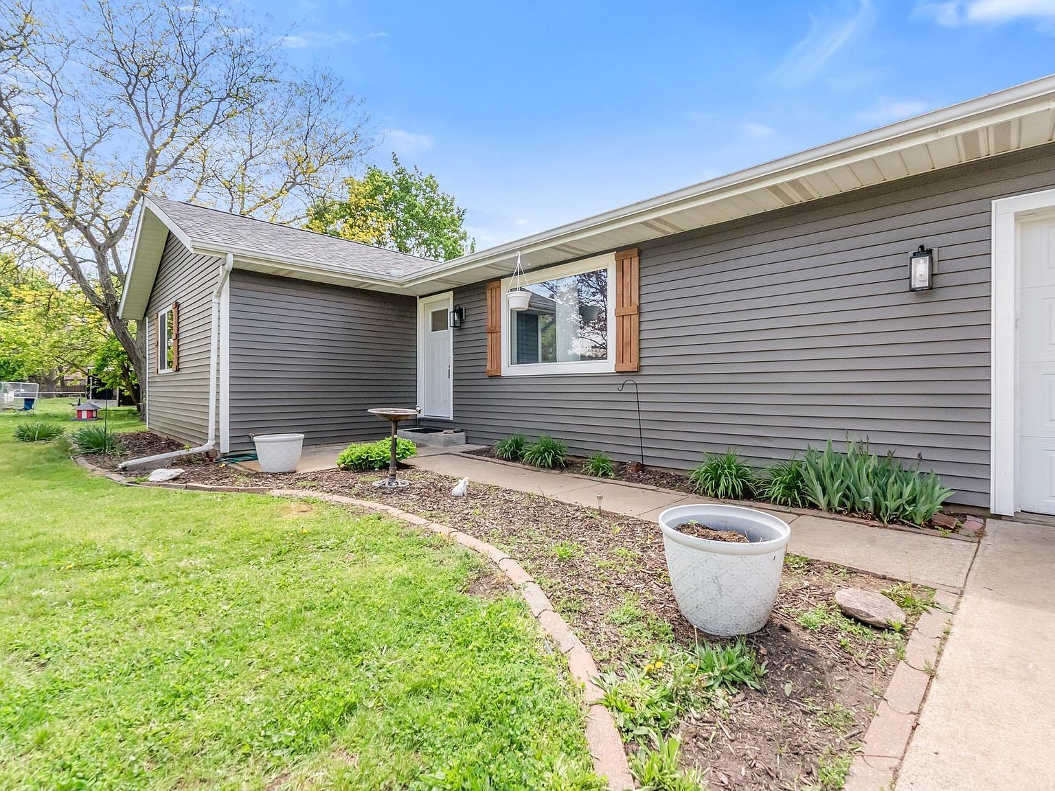 18098 Sunny Ln Goshen, IN 46526 - Thumbnail 4