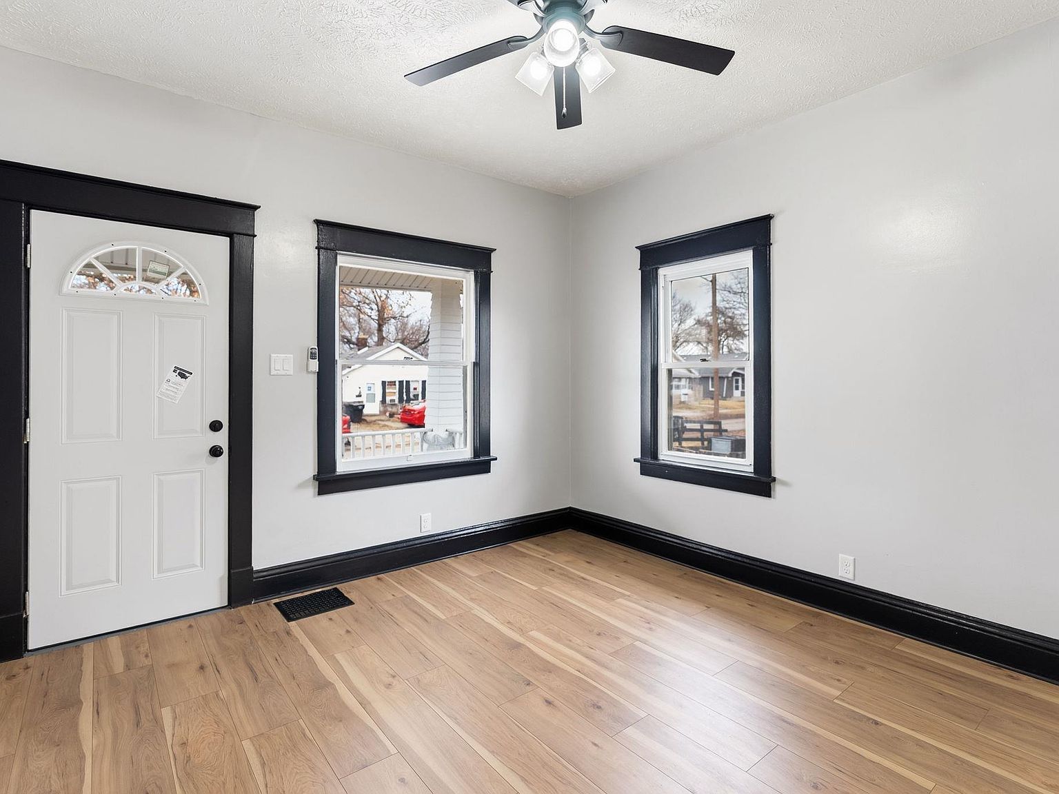 1618 E Dayton St South Bend, IN 46613 - Thumbnail 4