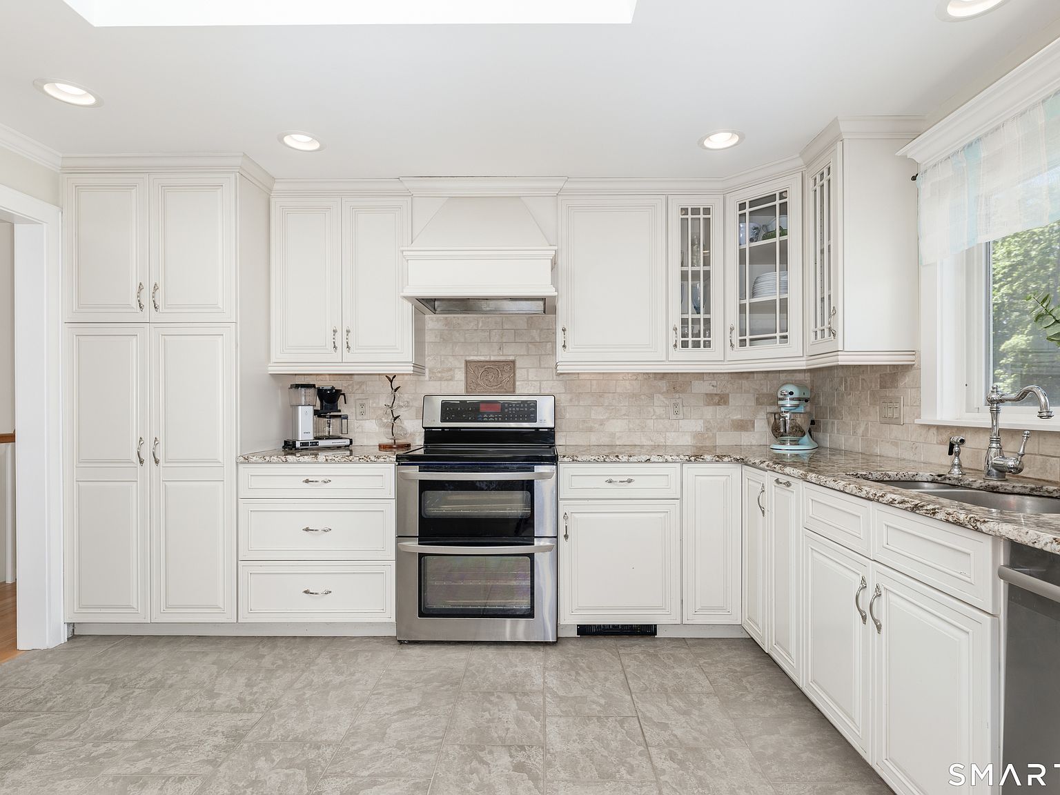 335 Redwood Ln Cheshire, CT 06410 - Thumbnail 4