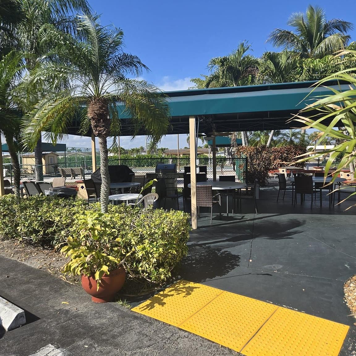 6870 Royal Palm Blvd APT 207M Margate, FL 33063 - Thumbnail 4