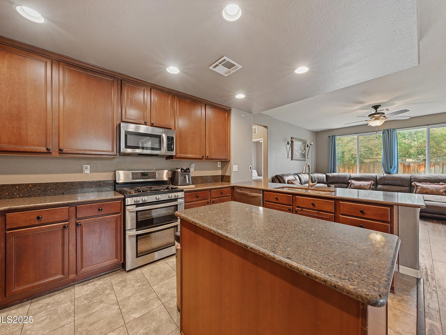 7045 Krug Dr Sparks, NV 89436 - Thumbnail 4