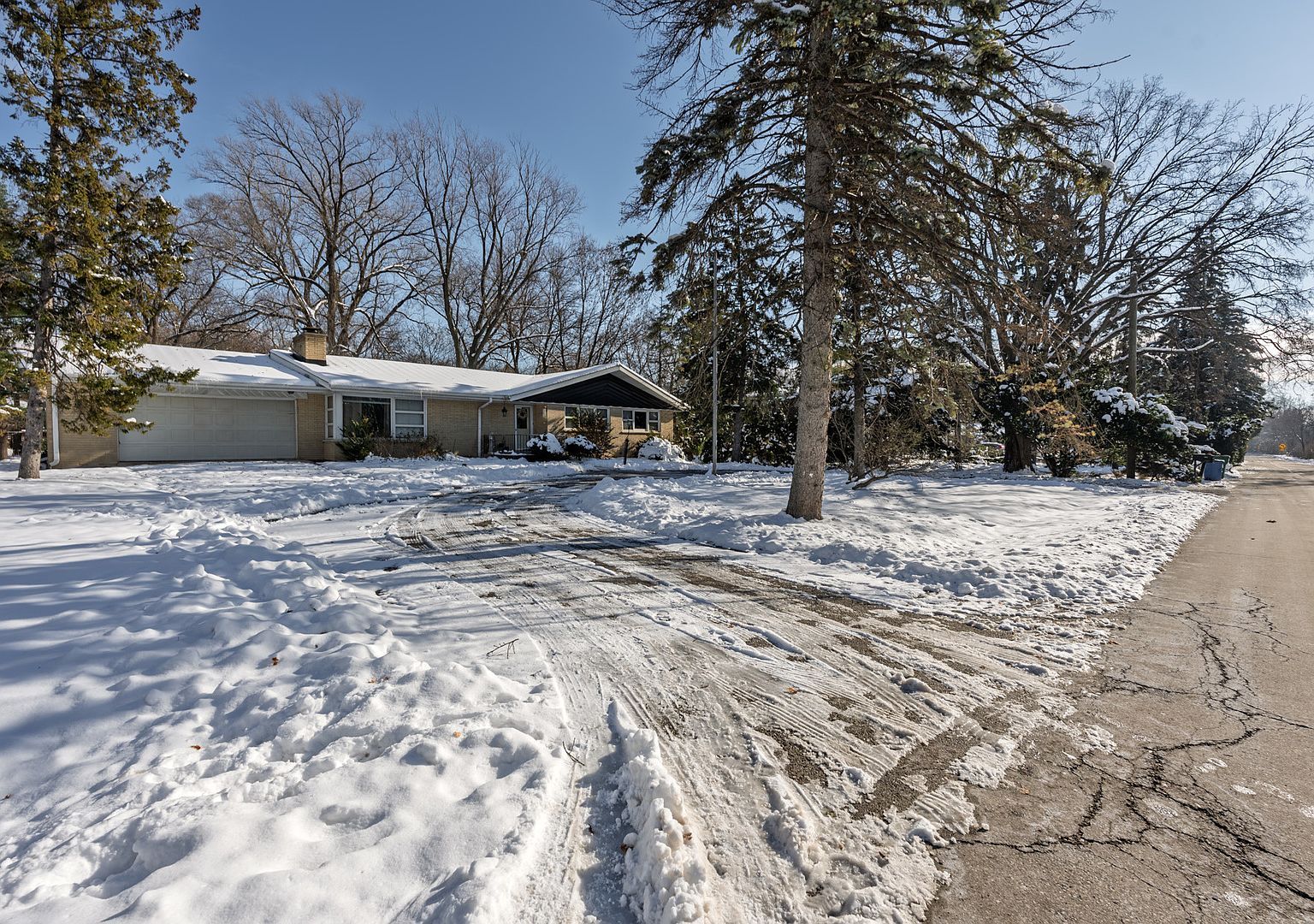 6325 Keokuk Rd Indian Head Park, IL 60525 - Thumbnail 4