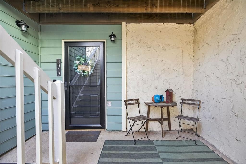 3019 Canyon Point Cir Roswell, GA 30076 - Thumbnail 4