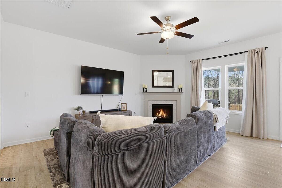 4005 Kingcraig Ln Zebulon, NC 27597 - Thumbnail 4