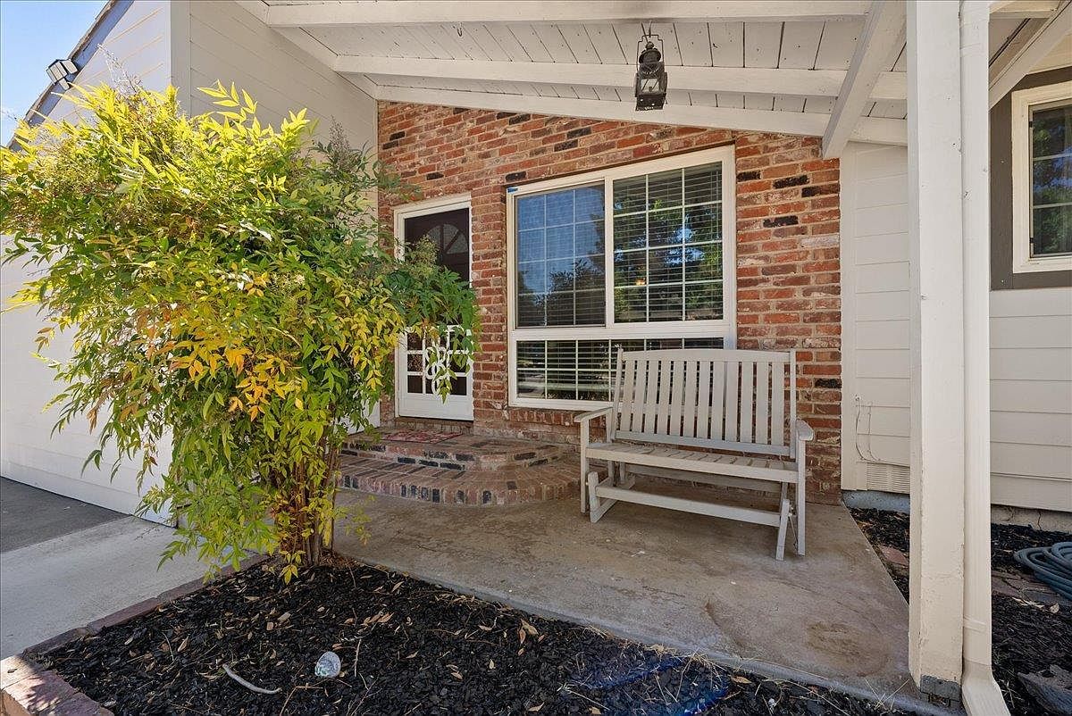2100 Bowling Green Dr Sacramento, CA 95825 - Thumbnail 4