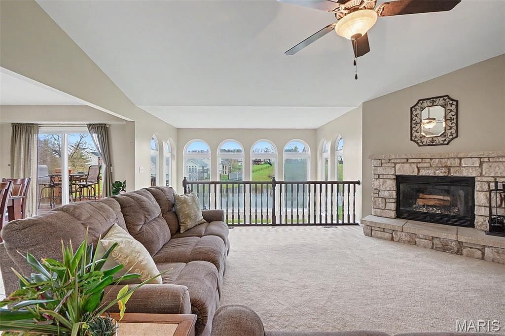 210 Prairie Lake Dr Wentzville, MO 63385 - Thumbnail 4