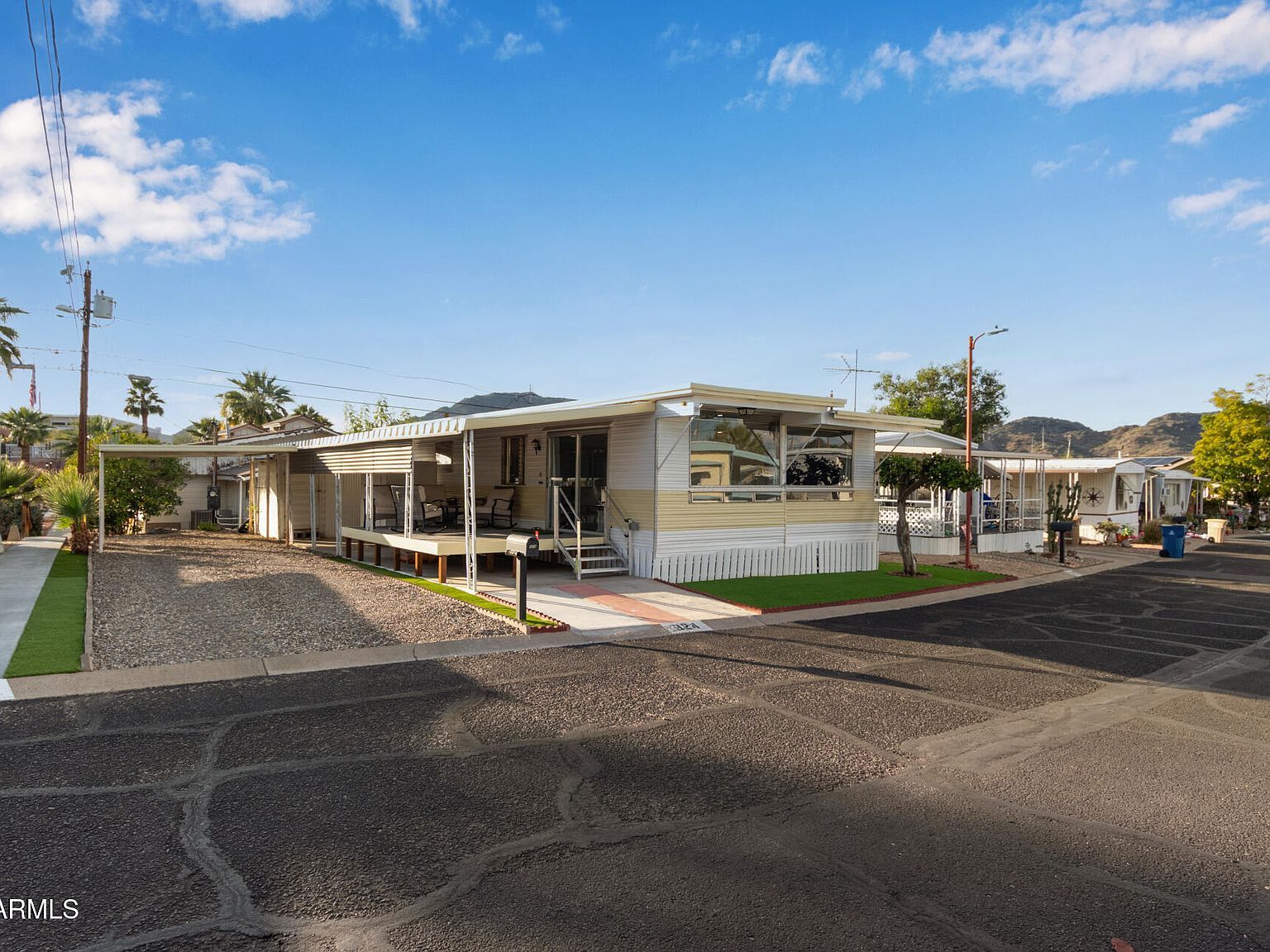 10401 N Cave Creek Rd LOT 324 Phoenix, AZ 85020 - Thumbnail 4