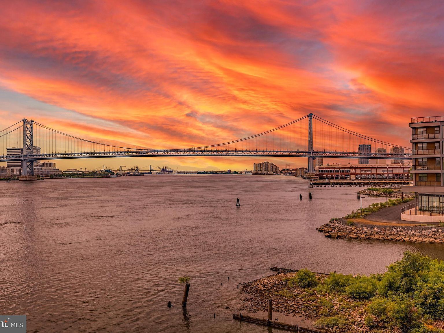 901 N Penn St UNIT P302 Philadelphia, PA 19123 - Thumbnail 4