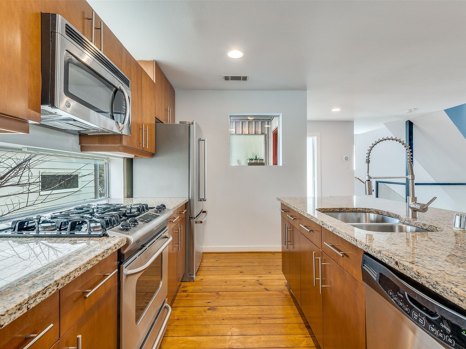 4605 Lester Dr Dallas, TX 75219 - Thumbnail 4