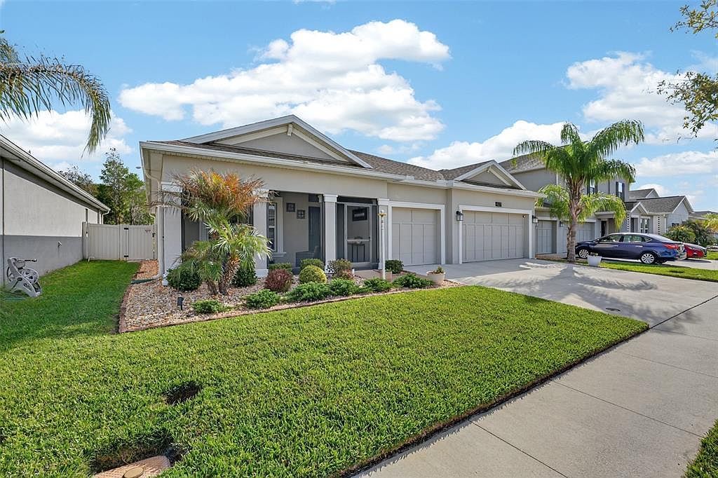 4221 Holstein St Saint Cloud, FL 34772 - Thumbnail 4