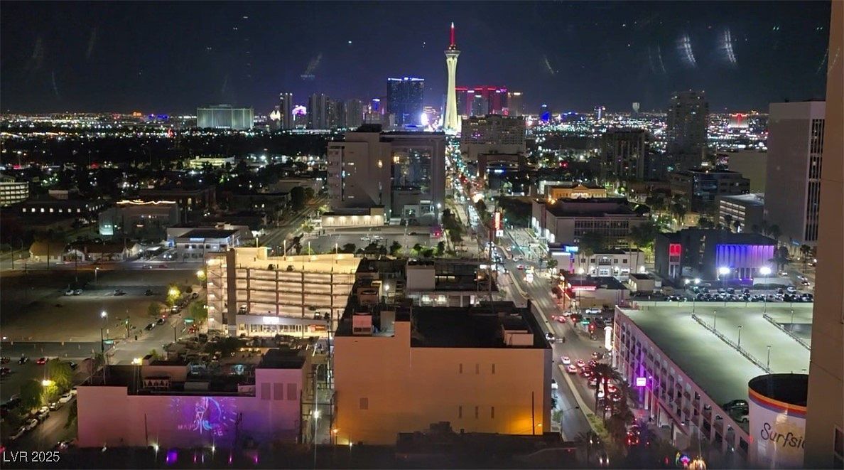 150 Las Vegas Blvd N UNIT 2307 Las Vegas, NV 89101 - Thumbnail 4