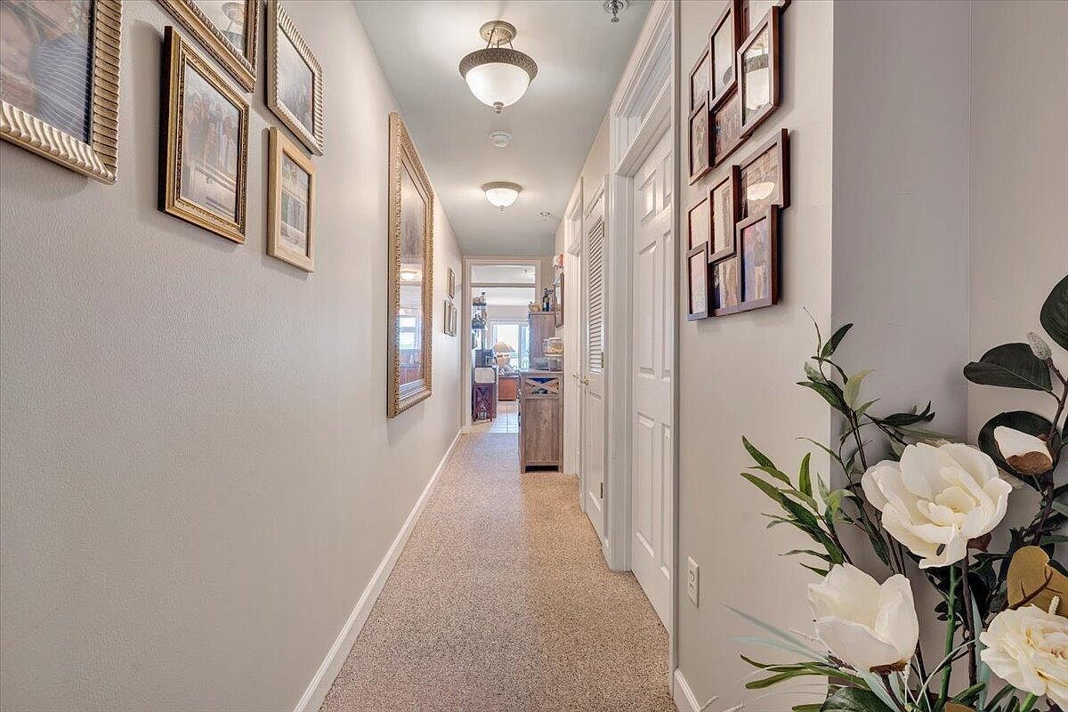 1273 Graves Harbor Trl #318 Huddleston, VA 24104 - Thumbnail 4