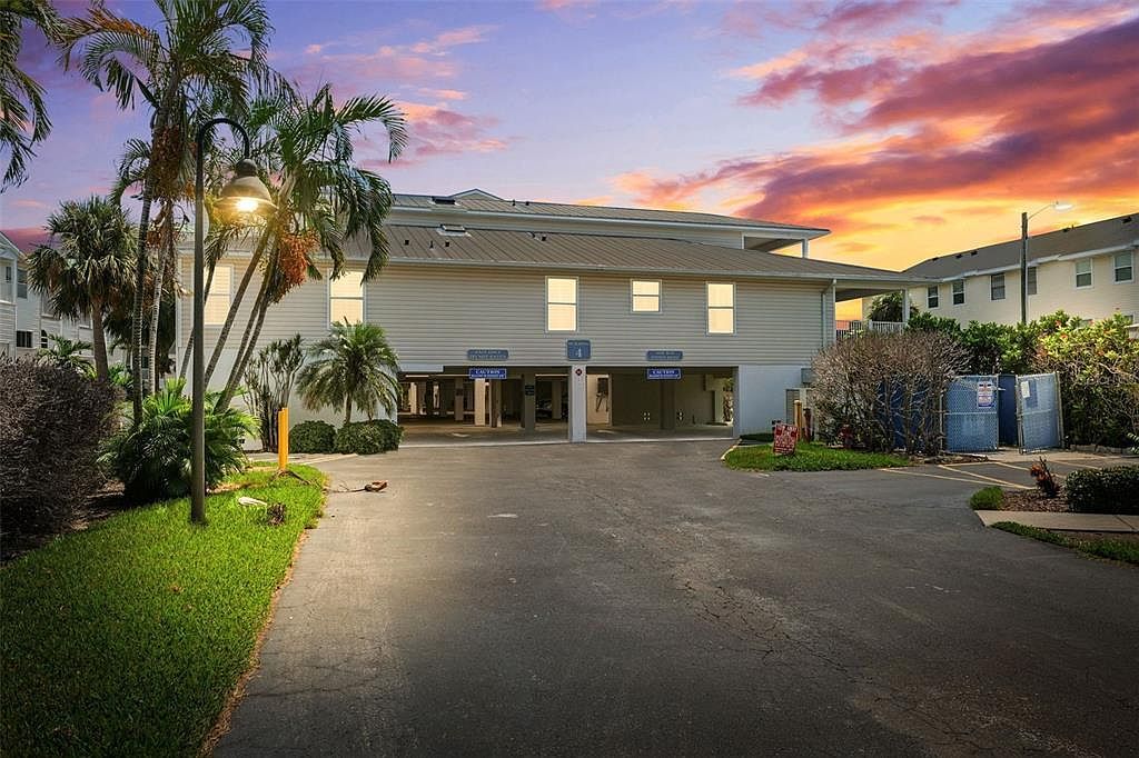 19811 Gulf Blvd APT 302 Indian Shores, FL 33785 - Thumbnail 4