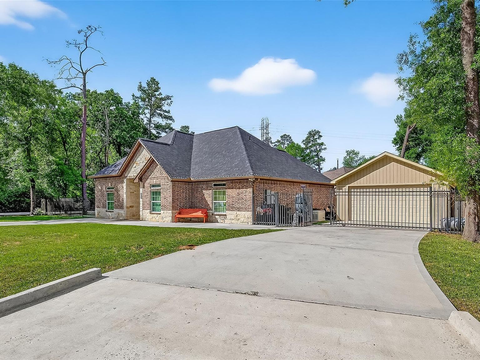 23519 Creek Wood Dr Spring, TX 77389 - Thumbnail 4