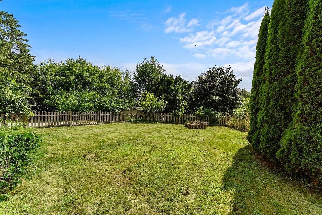 1121 Millersville Ave Howards Grove, WI 53083 - Thumbnail 4