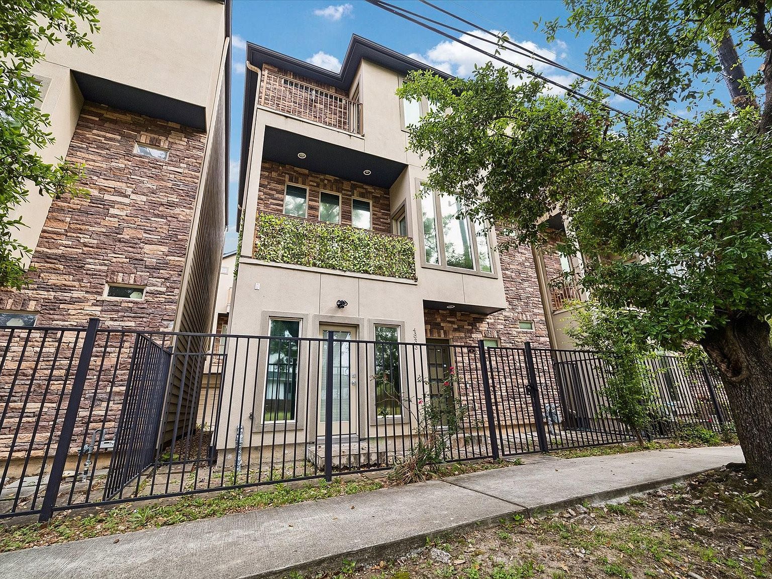 4833 Chenevert St Houston, TX 77004 - Thumbnail 4