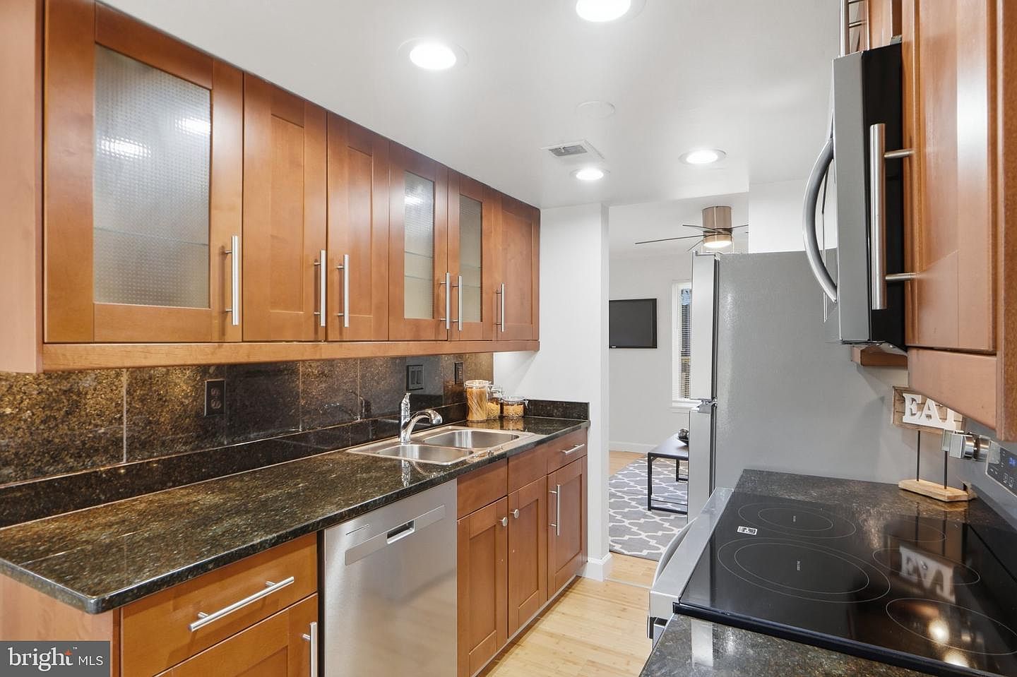 9637 Marston Ln Montgomery Village, MD 20886 - Thumbnail 4